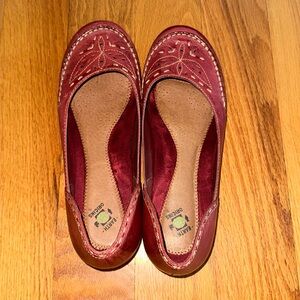 Earth Origins Women’s Shoes - Size 9